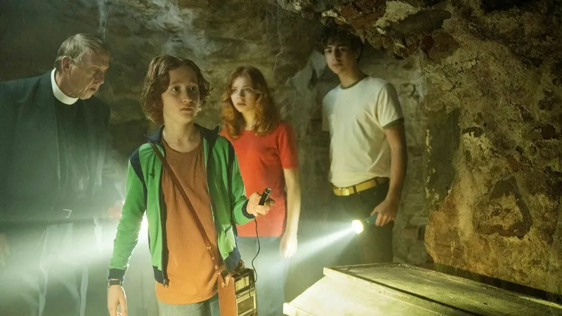 1. Tordyveln flyger i skymningen